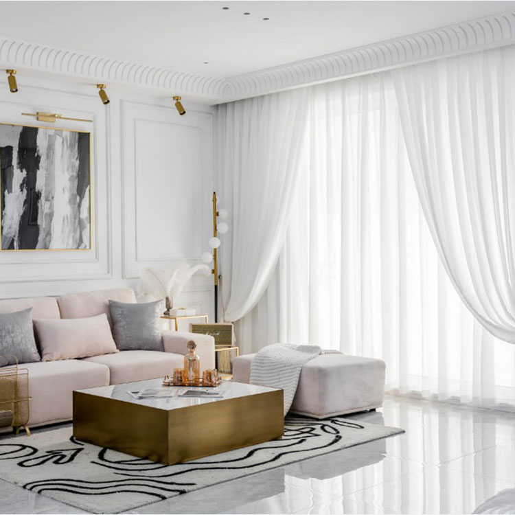 Kuidas saavad lihtsad läbipaistvad kardinad teie kodu õhkkonda ja funktsionaalsust muuta?